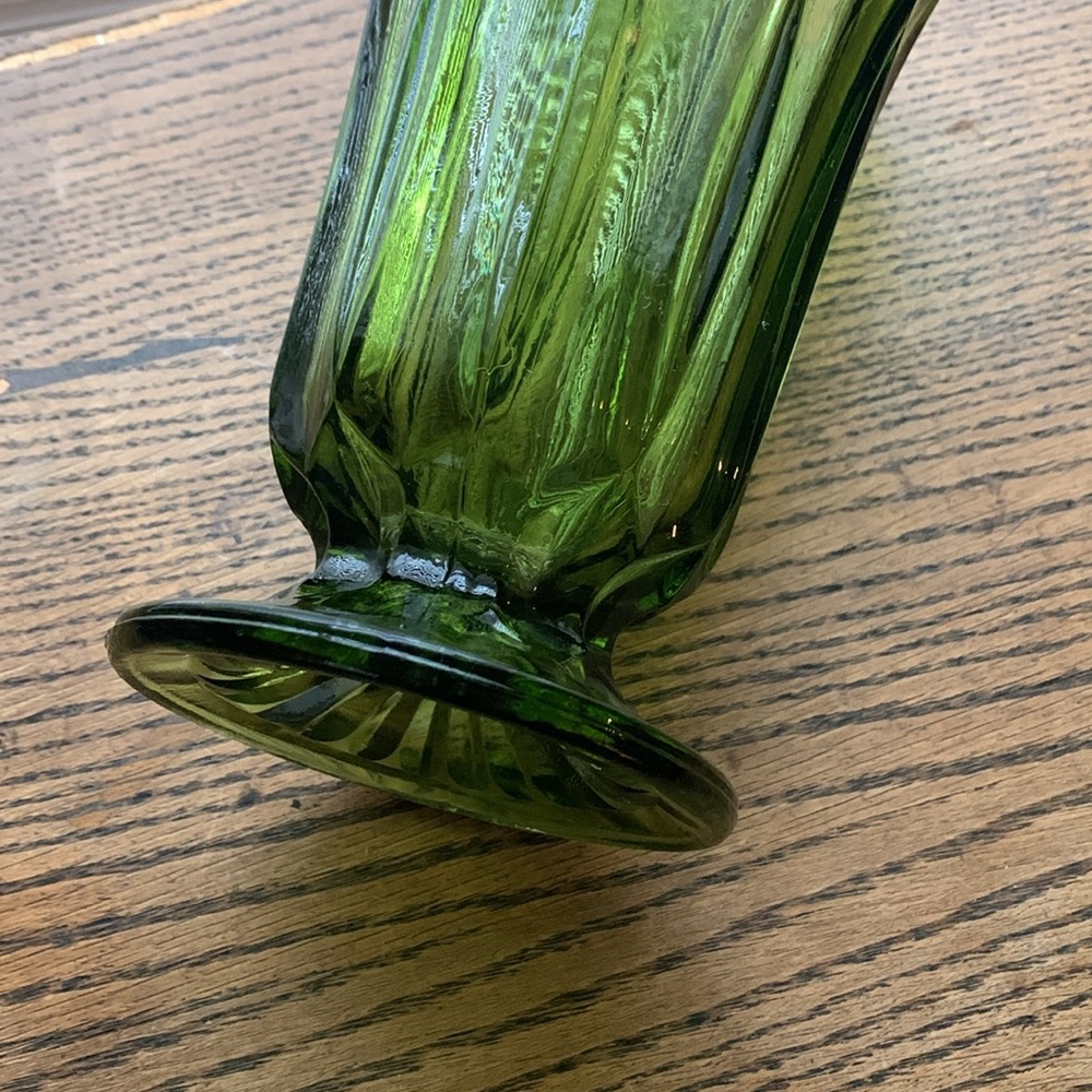 Beautiful Vase - Picture 4 of 6